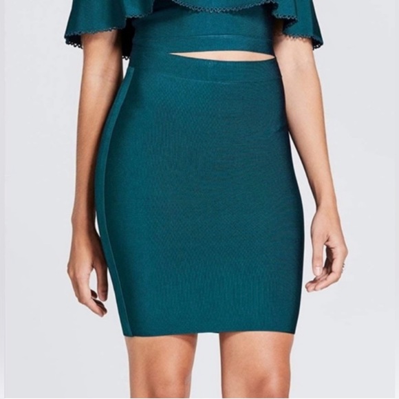 Guess by Marciano size XXS bandage skirt - Picture 13 of 13